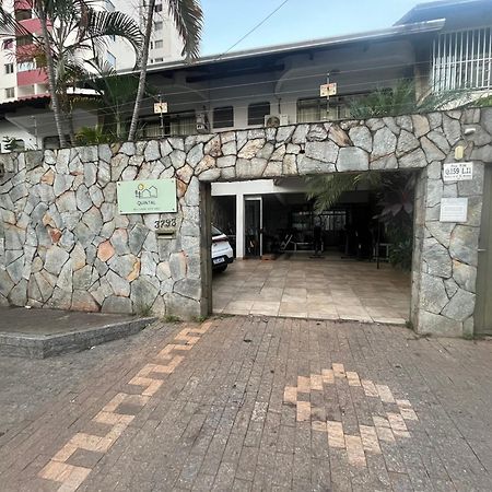 Casa Quintal Bueno! 5 Quartos Com Ar Split E Internet Ultra! Perto Do Melhor De Goiania! Marista Parques Areiao E Vaca Brava Hospital Premium Mater Dei Blue Fit Perdomo Goiania Shopping! Exterior foto