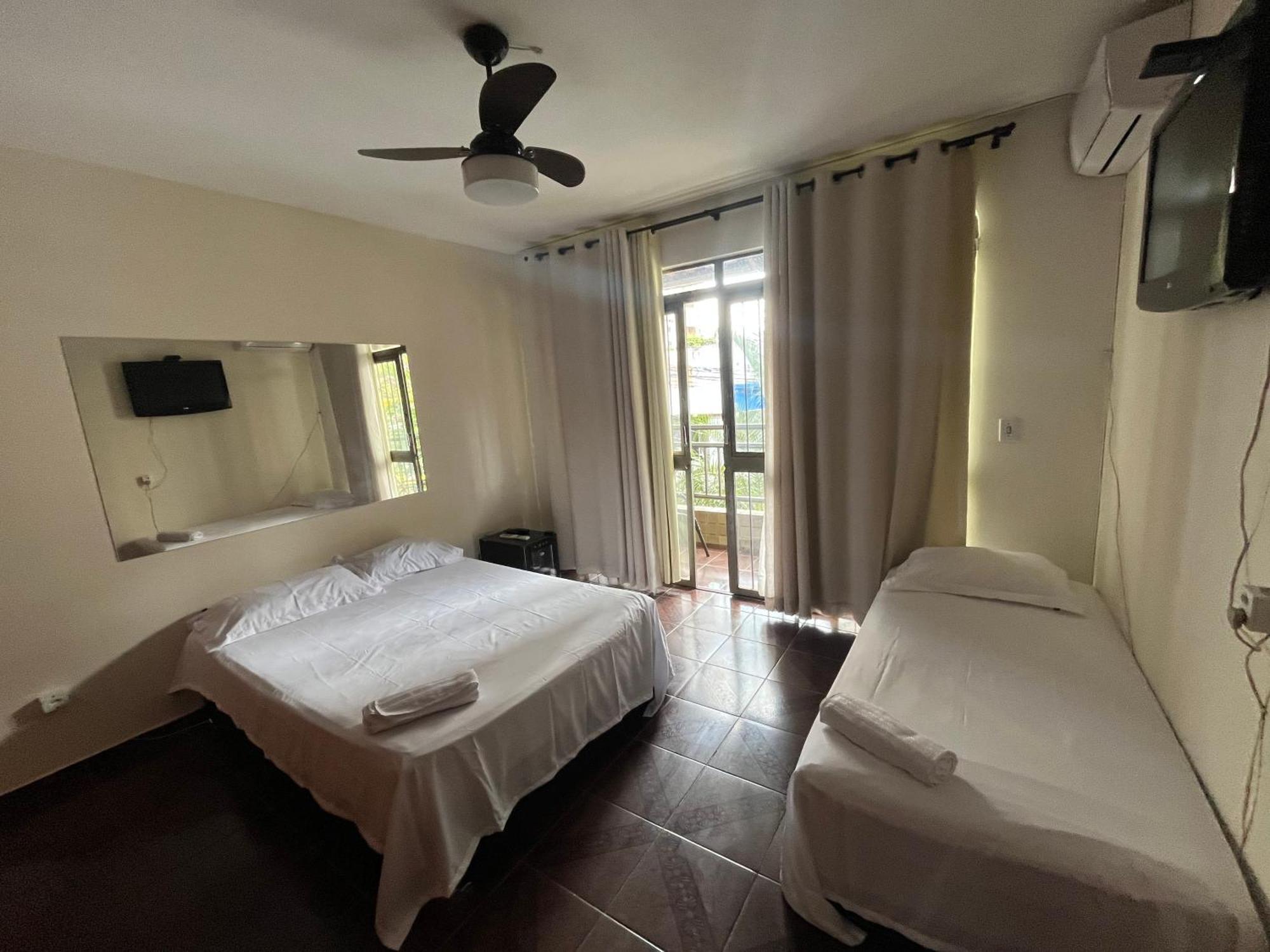 Casa Quintal Bueno! 5 Quartos Com Ar Split E Internet Ultra! Perto Do Melhor De Goiania! Marista Parques Areiao E Vaca Brava Hospital Premium Mater Dei Blue Fit Perdomo Goiania Shopping! Exterior foto