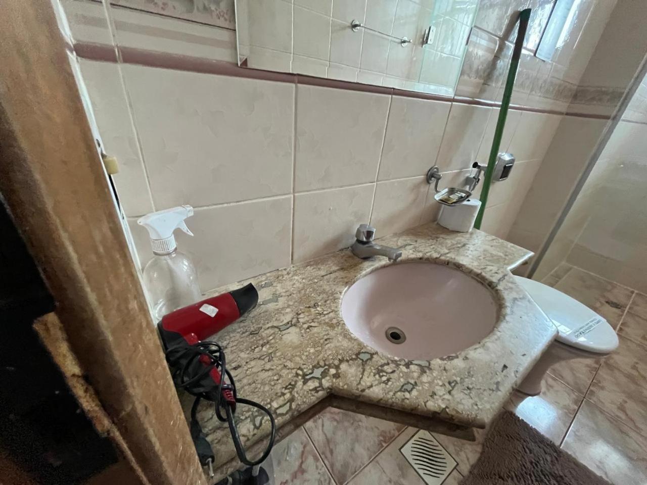Casa Quintal Bueno! 5 Quartos Com Ar Split E Internet Ultra! Perto Do Melhor De Goiania! Marista Parques Areiao E Vaca Brava Hospital Premium Mater Dei Blue Fit Perdomo Goiania Shopping! Exterior foto
