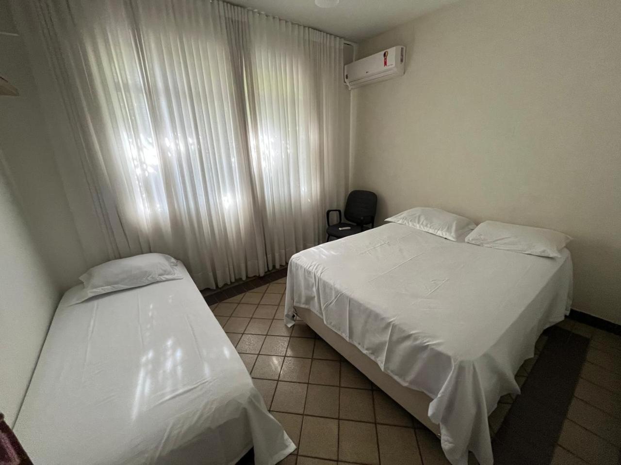 Casa Quintal Bueno! 5 Quartos Com Ar Split E Internet Ultra! Perto Do Melhor De Goiania! Marista Parques Areiao E Vaca Brava Hospital Premium Mater Dei Blue Fit Perdomo Goiania Shopping! Exterior foto